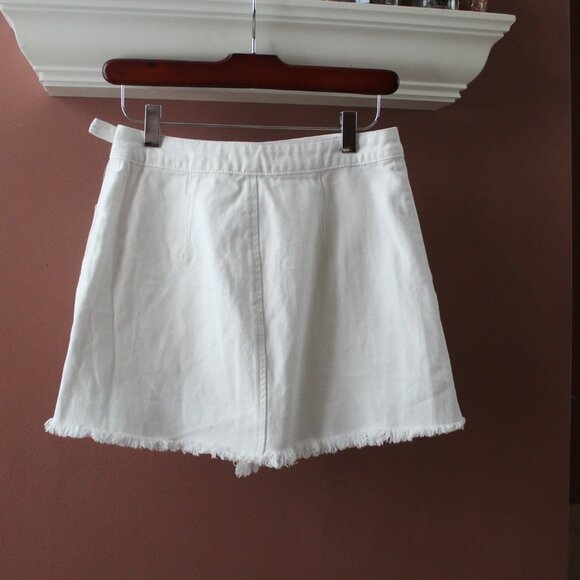 NWT Pacsun White Denim Wrap Skirt Asymmetric w waist buckle and frayed hem. - Picture 4 of 5